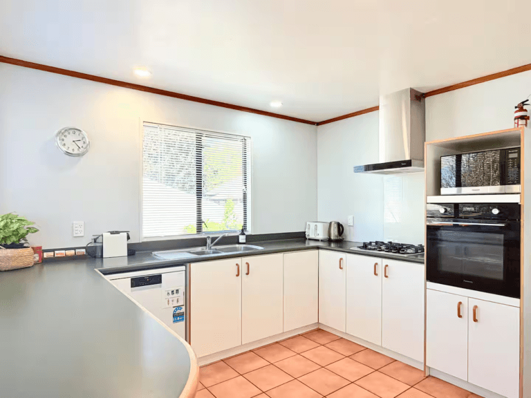 3de1aa42-3a82-4993-aded-e555da79a73e